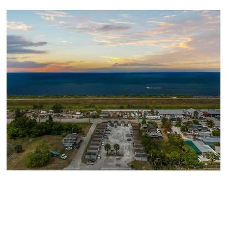 Modern Studio Retreat With King Bed - Cozy Comfort Pahokee Dış mekan fotoğraf