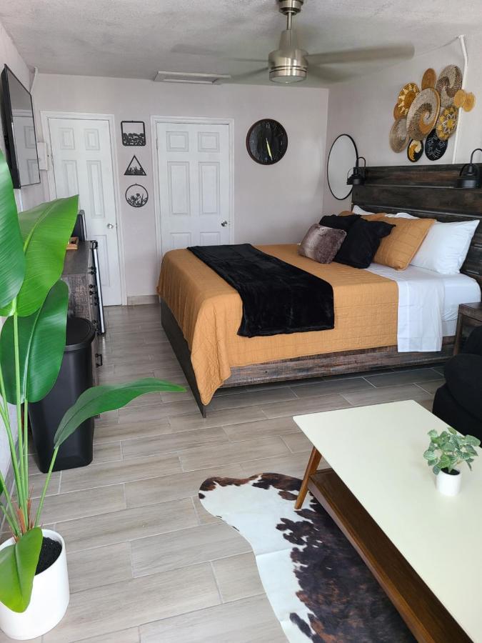 Modern Studio Retreat With King Bed - Cozy Comfort Pahokee Dış mekan fotoğraf