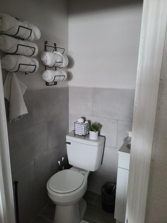 Modern Studio Retreat With King Bed - Cozy Comfort Pahokee Dış mekan fotoğraf